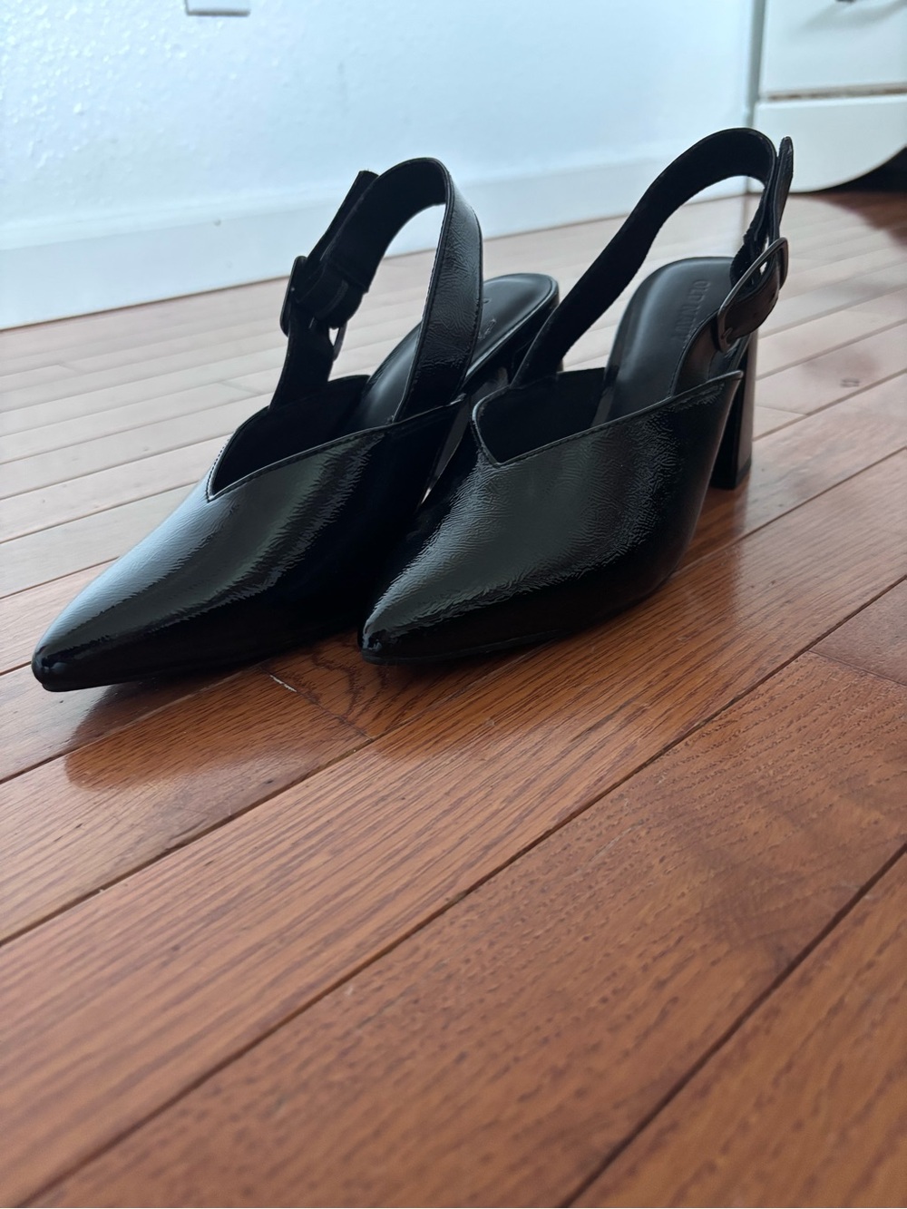 Old Navy Black Patent Pointed Slingback Block Heels